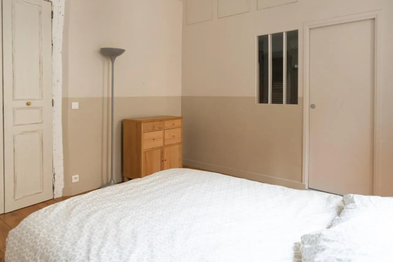Well Located Bright And Quiet Apartment Paris